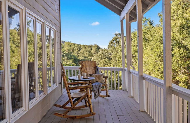 Hidden Oaks Farmhouse by Avantstay Hot Tub, Deck - Foto 3