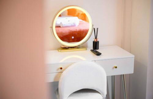 Metrolink Steps Away • Fast City & Airport Links - Foto 27