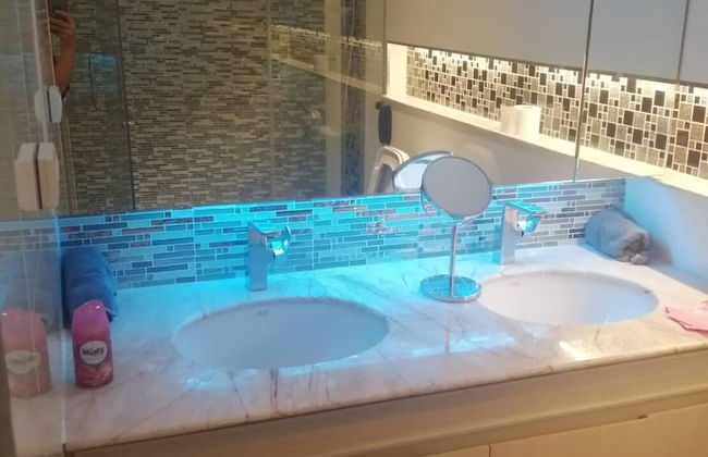 Luxury Amazing Jacuzzi Suite - Foto 4