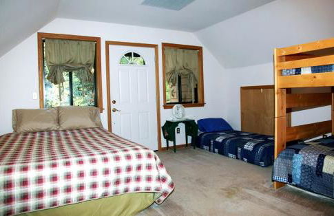 Pet-Friendly Cabin Getaway for Groups near Aspen, Colorado - Photo 18