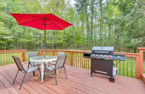 Charming Swan Lake Apartment with Deck! - Foto 22