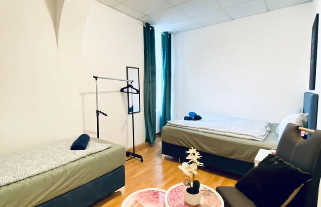 Stylish Shared 3-Bedroom Stay Near City - Foto 49