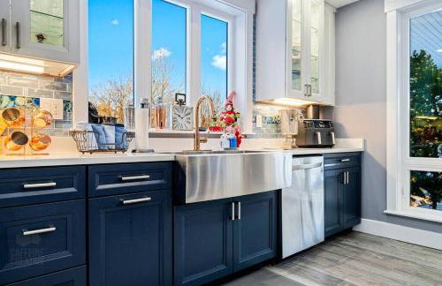 New Sunday River Ski Retreat with Hot Tub Spa - FirePit Sleeps 16 - Foto 49