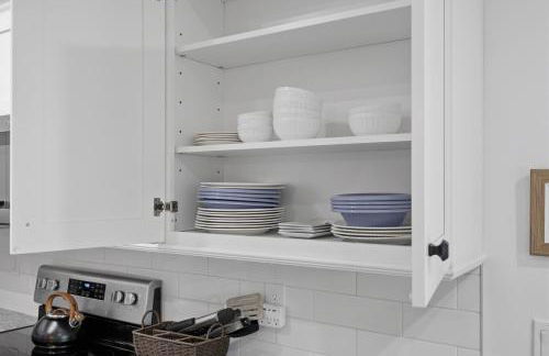 Cozy Coastal Cottage Minutes to Beach and Downtown - Foto 14