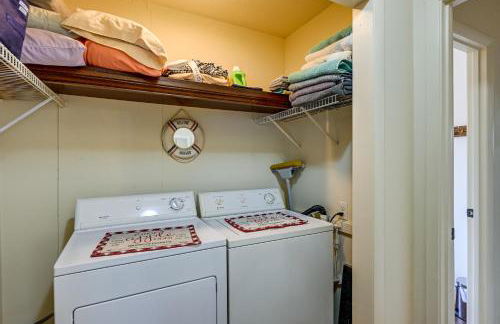 Private Hot Tub and Covered Deck Cozy Whittier Gem - Foto 21