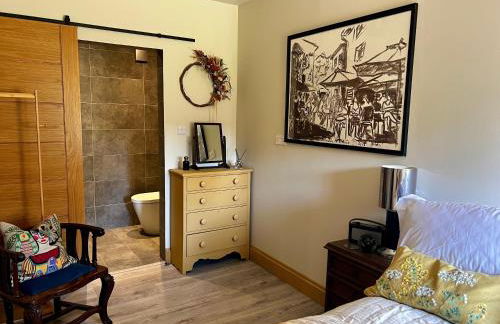 Eclectic Barn - Pergola & Dog-Friendly Garden - Photo 40