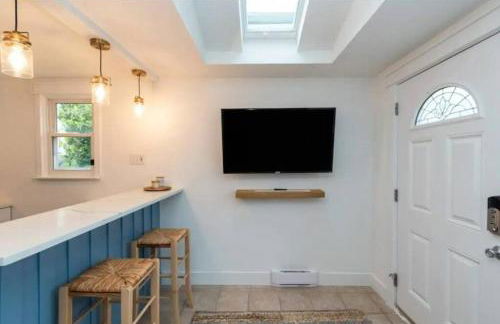 Cozy Margate Cottage - 3 blocks to the Beach! - Foto 14