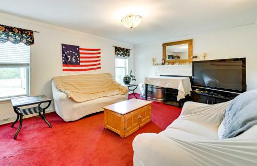 Woodsy Ballston Spa Home 4 Mi to State Park! - Foto 1