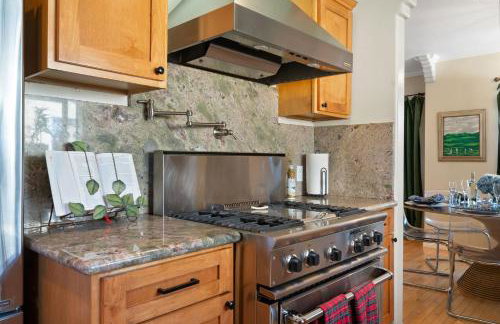 New Listing Burbank Retreat by Colby & Conrad - Foto 8