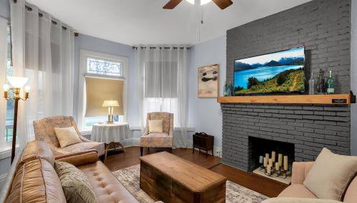 5BR Family Victorian Walk2Falls KingSuite Gameroom - Foto 2