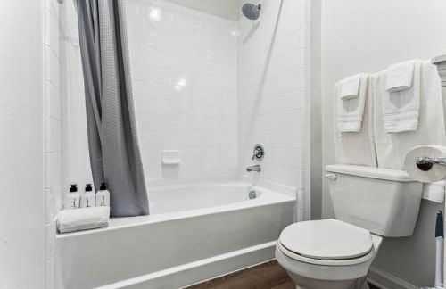 Suite Life in Frisco, Luxury meets Comfort - Foto 29