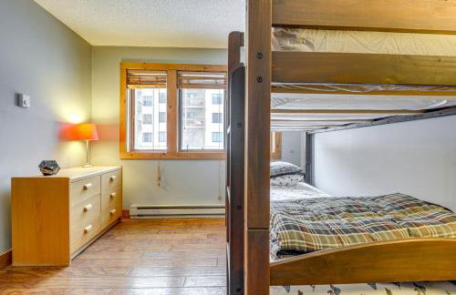 Less Than 1 Mi to Mt Snow Charming Condo with Fireplace - Photo 10