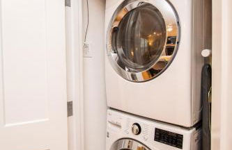 2 Bedroom Unit w Elevator & In-Unit Laundry - Foto 7