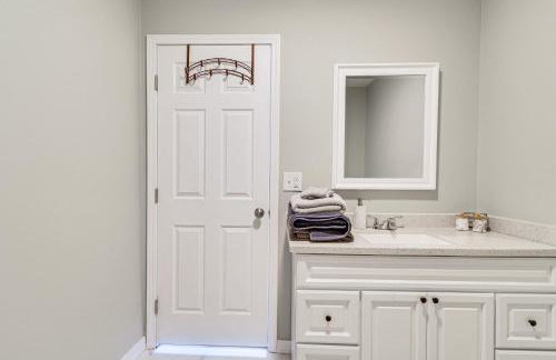 Spacious Oswego Home 6 Mi to Fort Ontario! - Foto 15