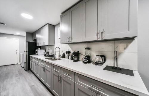 Comfy 5BR Holiday Home with Hot Tub, 10min from NGR Stadium - Foto 24