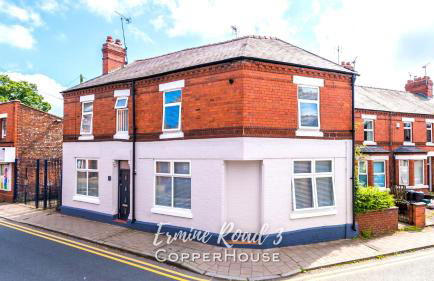 Designer apartments for City Breaks in Chester - Photo 38