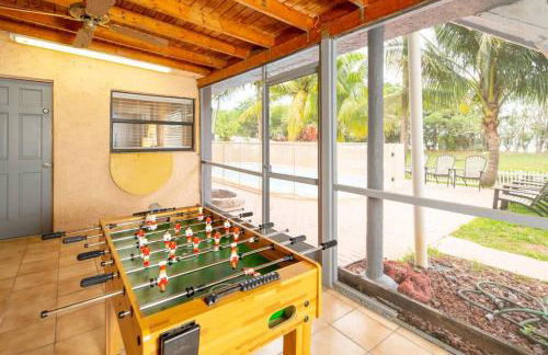 Waterfront 2-Story Villa with Heated Pool - Foto 34