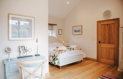 Peaceful Countryside Barn Conversion in the Yorkshire Dales by MCPI Hosting, Perfect for Couples, Small Families & Walkers - Photo 15