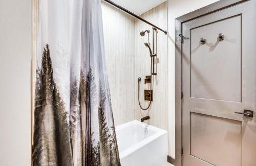 Hike, Ski and Explore Serene Danbury Cabin with Sauna - Foto 25