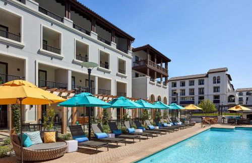 Furnished Quarters at The Encasa - Photo 17