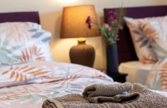 Comfy Chippenham Double Ensuite Home with Large Garden with Parking x 4 - Foto 25