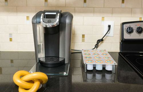 Poolside Comfort 2BR Galleria Stay AND Garage - Foto 15