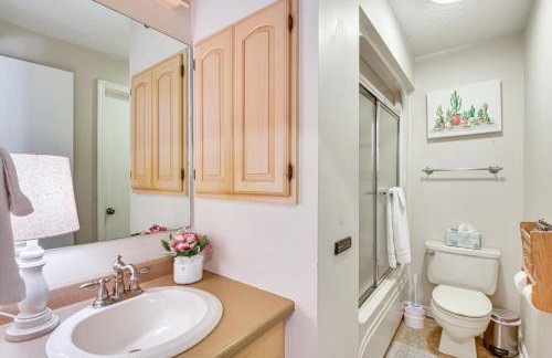 Lakefront Gem with Games in Westminster! - Foto 15