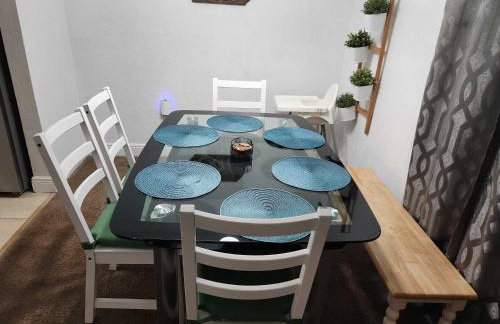 Beautiful 2-Bedroom Condo Near Universal and other Orlando Attractions, King Bed & Wi-Fi - Foto 7