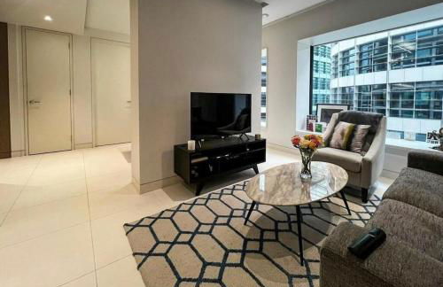 SIAC Tower Bridge - Photo 1