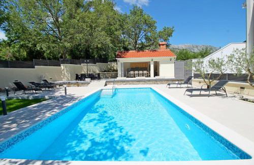 VILLA SKURA private heated pool 32m2, summer kitchen, 4 bedrooms, garden - Photo 2