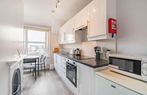 Sea View Penthouse - Walkable to Beach & Town - Foto 5