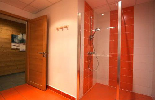 Appartement bien-être pour deux avec sauna privatif et piscine naturelle - Le Domaine des Fleurs Gérardmer - Photo 8