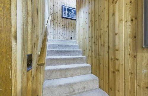 Updated Duplex with Mountain & Filtered Water View - Foto 31