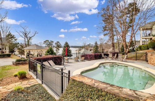 Balcony and Community Perks Lake Martin Condo! - Foto 20