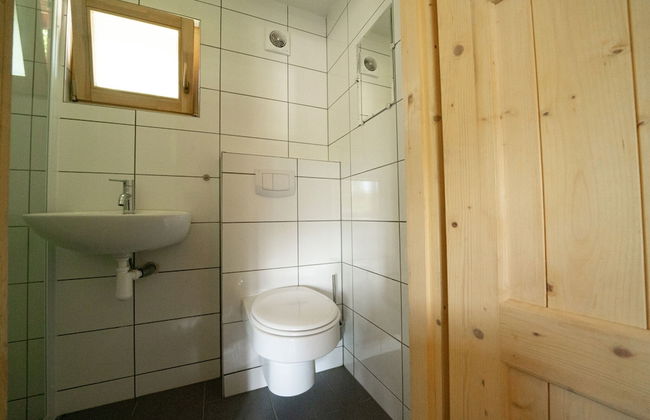 Chalet Near Utrecht With Combimicrowave - Photo 13