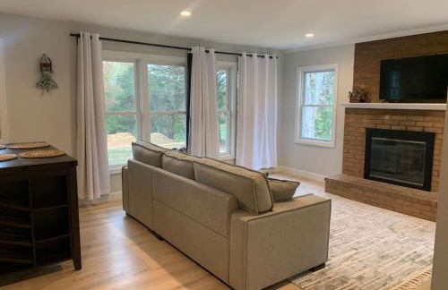 Tranquil Trio 6 BR, 4 BA, 3 Units, Deer Haven - Foto 2