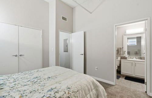 Luxury Downtown Cityview Suite Skywalk Access and Free Garage Parking - Foto 28