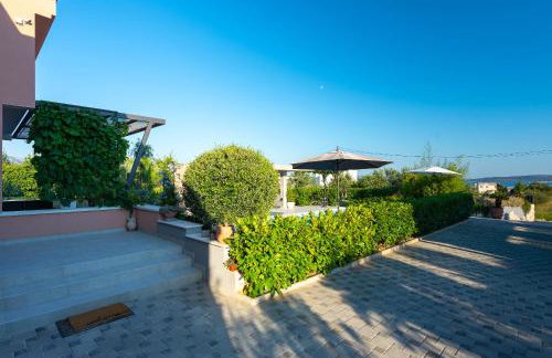 Villa Toni with 5 bedrooms and heated pool - Photo 17