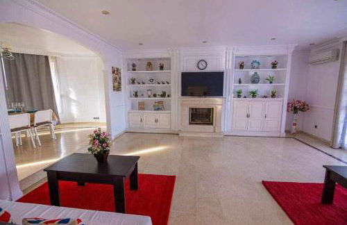 lujosa villa en Alhaurin de la Torre 7 dormitorios - Photo 8