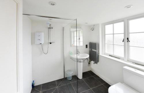 Grade II Listed 17th-Century Rectory in Cornwall - Photo 33