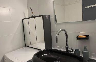 Appartement chaleureux, proche gare et monuments - Photo 10