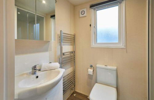 Woodpark Lodge with Hot Tub - Foto 14