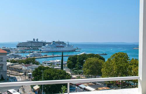 Split Eye Apartment - Photo 23