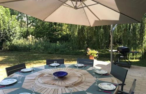 Demeure charmante bordant l'Indre avec piscine, vélos, barque, canoé, pédalo et coin pêche. - FR-1-591-153 - Foto 1