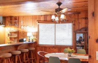 BunkHouse 1960's Camp Vibe with Timeless Wet Bar - Foto 11