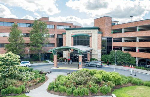 Private Attic room in shared home Near U of R - Photo 19