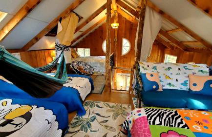 Magical Tree House Rental Nestled in the Woods on Farm Retreat near St. Louis, Missouri - Foto 4