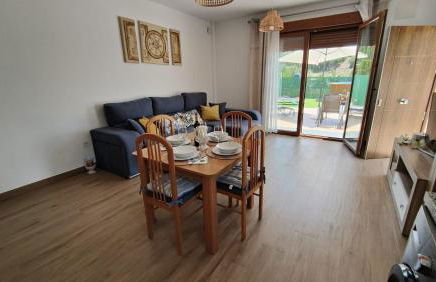 HAPPY HOLIDAYS - Photo 10