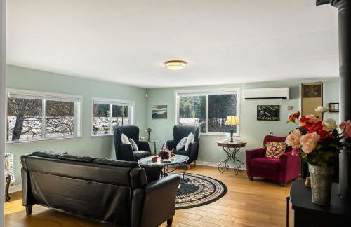 MacArthur Lakefront • Sunroom • Sleeps 6 - Foto 14