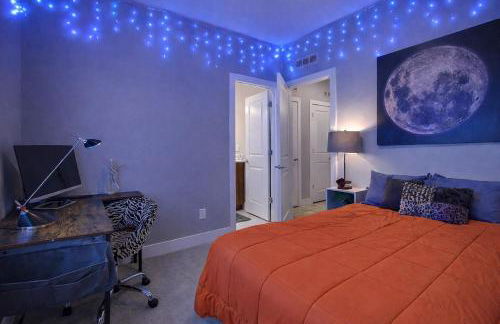 Spacious Denver Home with Private Rooftop Spa - Photo 46